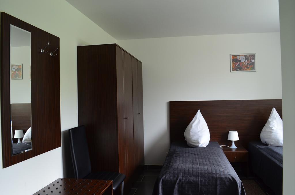 Zwei Raben Pension Mainz Buitenkant foto